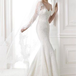 Stunning Pronovias mandala wedding dress - size 12.